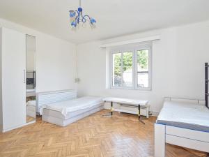 Pronájem bytu 2+1, Jevany, Nad Školou, 73 m2