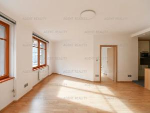 Pronájem bytu 3+kk, Praha - Břevnov, Za Strahovem, 56 m2