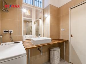 Pronájem bytu 1+1, Praha - Smíchov, Staropramenná, 40 m2