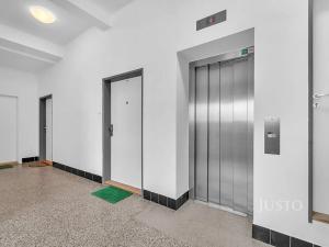 Prodej bytu 2+1, Praha - Strašnice, Na stezce, 40 m2