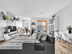 Prodej bytu 3+kk, Praha - Uhříněves, Oty Bubeníčka, 80 m2