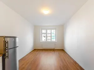 Pronájem bytu 1+kk, Praha - Vršovice, Rybalkova, 28 m2