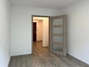 Pronájem bytu 2+kk, Praha - Kamýk, Machuldova, 42 m2
