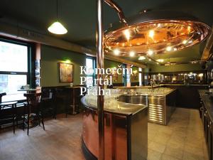 Pronájem restaurace, Praha - Smíchov, Radlická, 488 m2