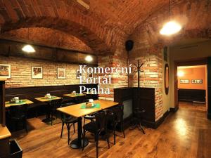 Pronájem restaurace, Praha - Smíchov, Radlická, 488 m2