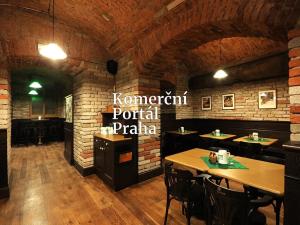 Pronájem restaurace, Praha - Smíchov, Radlická, 488 m2