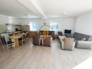 Pronájem rodinného domu, Klokočí, 248 m2