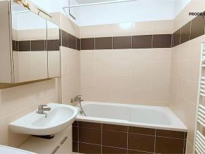 Prodej bytu 2+kk, Praha - Stodůlky, Nárožní, 57 m2