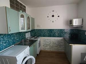 Pronájem bytu 1+1, Uherský Brod, Na Dlouhých, 28 m2