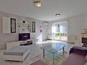 Pronájem rodinného domu, Praha - Stodůlky, Pod viaduktem, 380 m2