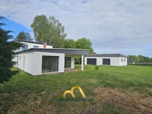 Prodej komerční nemovitosti, Doubravička, 195 m2