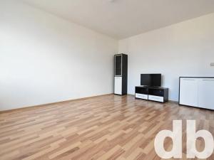 Prodej bytu 1+1, Karlovy Vary, Dubová, 32 m2