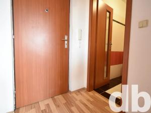 Prodej bytu 1+1, Karlovy Vary, Dubová, 32 m2