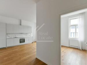 Pronájem bytu 3+kk, Praha - Smíchov, Kmochova, 69 m2