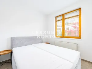 Pronájem bytu 2+kk, Praha - Košíře, Naskové, 60 m2