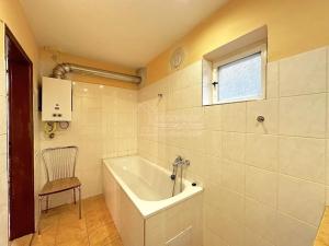 Pronájem bytu 2+1, Praha - Karlín, Pernerova, 79 m2