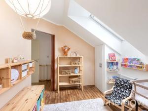 Prodej bytu 3+1, Unhošť, V Zahradách, 74 m2