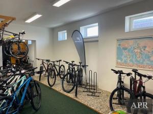 Pronájem obchodního prostoru, Hluk, Hlavní, 180 m2