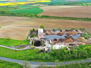 Prodej komerčního pozemku, Hoštka, 43932 m2