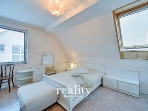 Prodej rodinného domu, Hodonice, U Pošty, 480 m2