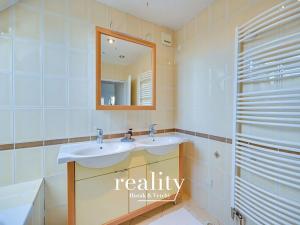 Prodej rodinného domu, Hodonice, U Pošty, 480 m2