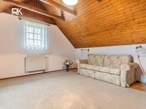 Prodej rodinného domu, Bříství, 375 m2