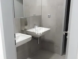 Pronájem kanceláře, Praha - Vysočany, Poděbradská, 200 m2