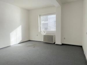 Pronájem kanceláře, Praha - Hrdlořezy, Českobrodská, 300 m2