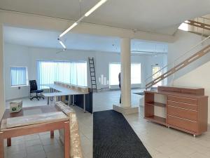 Pronájem kanceláře, Praha - Hrdlořezy, Českobrodská, 300 m2