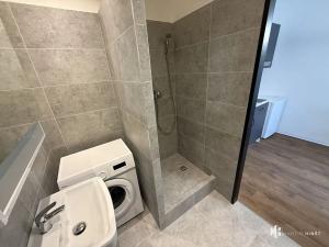 Pronájem bytu 1+kk, Praha - Dubeč, Starodubečská, 19 m2