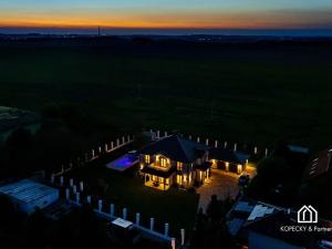 Prodej rodinného domu, Přezletice, Čakovická, 405 m2