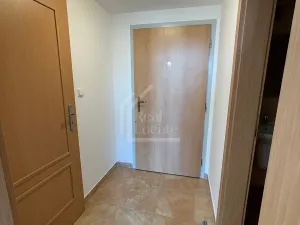 Pronájem bytu 1+kk, Praha - Prosek, Na vyhlídce, 37 m2