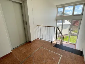 Pronájem bytu 1+kk, Praha - Prosek, Na vyhlídce, 37 m2