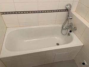 Pronájem bytu 2+kk, Praha - Vinohrady, Dykova, 55 m2