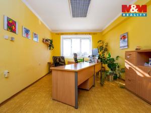 Prodej kanceláře, Oskořínek, Družstevní, 850 m2