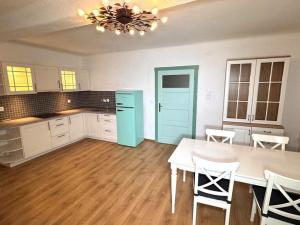 Prodej rodinného domu, Jestřabí v Krkonoších, 400 m2