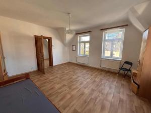 Pronájem bytu 1+1, Liberec, Husitská, 40 m2