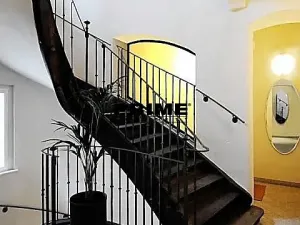 Pronájem bytu 3+1, Praha - Malá Strana, Hroznová, 73 m2