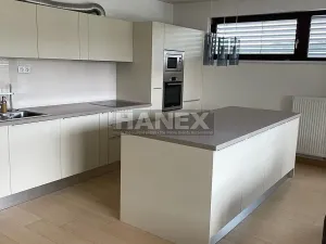 Pronájem bytu 3+kk, Praha - Hloubětín, Nademlejnská, 140 m2