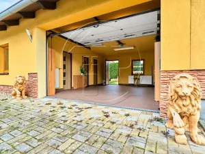 Prodej rodinného domu, Ostrov, 210 m2