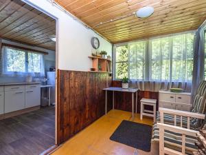 Prodej chaty, Černolice, V Dolečku, 28 m2