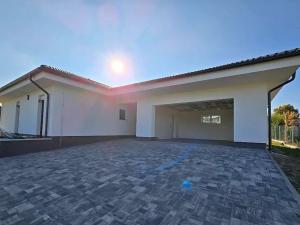 Pronájem rodinného domu, Svojetice, 200 m2