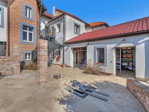 Pronájem rodinného domu, Velim, Palackého, 270 m2