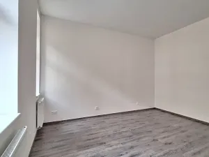 Pronájem bytu 2+kk, Praha - Holešovice, Na Maninách, 46 m2