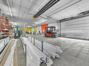 Prodej výrobních prostor, Milovice, Italská, 1819 m2