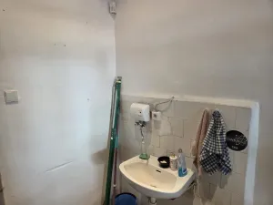 Pronájem obchodního prostoru, Třebíč, Karlovo nám., 72 m2