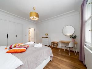 Prodej bytu 2+kk, Praha - Staré Město, Dlouhá, 72 m2