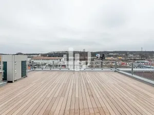 Pronájem kanceláře, Praha - Vysočany, Podkovářská, 455 m2