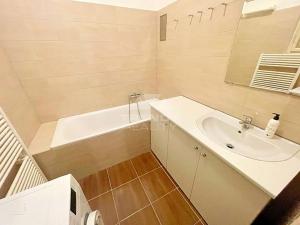 Prodej bytu 2+kk, Praha - Vinohrady, Na Folimance, 61 m2