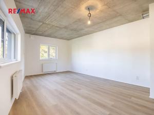 Prodej bytu 2+kk, Praha - Hrdlořezy, Českobrodská, 57 m2